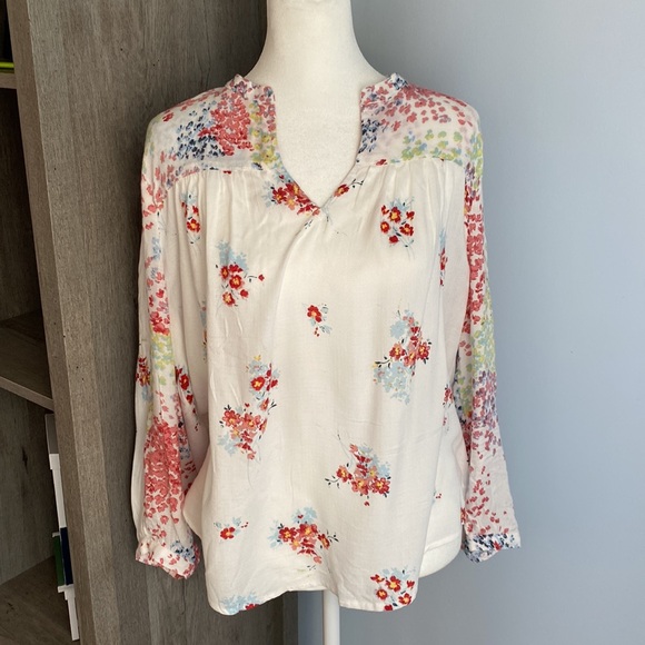 NWT Lucky floral peasant blouse. 3/4 sleeve, lightweight, boho style. Size L. - Picture 2 of 10
